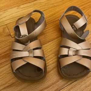 Toddler girl size 11 saltwater sandals